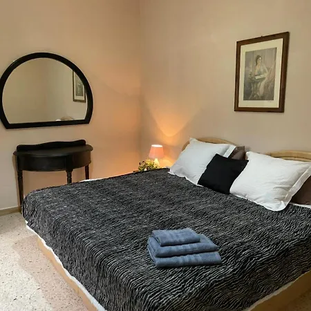 Olivier House شقة