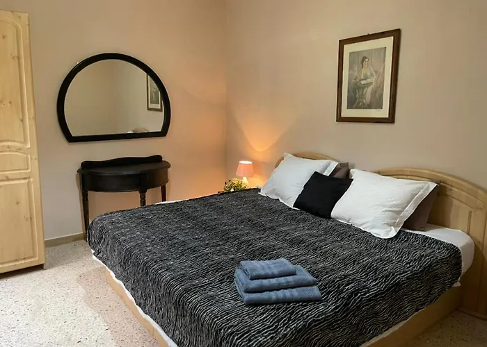 Olivier House شقة